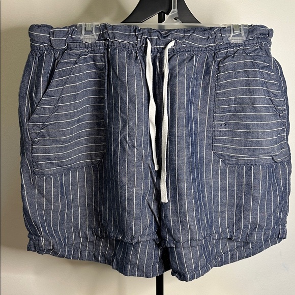 Lane Bryant Pants - Lane Bryant Navy and White Linen Shorts